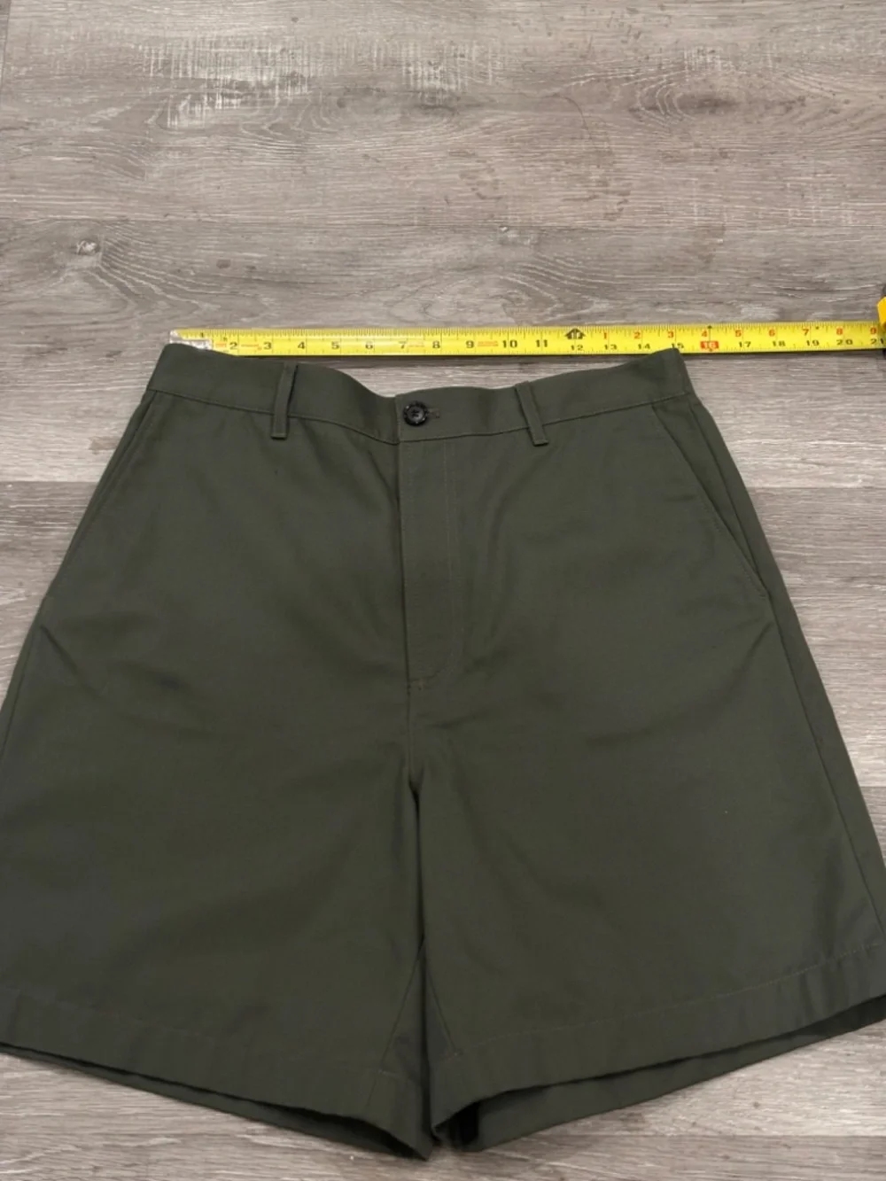 Acne Studios Cotton Twill Tailored Shorts Wide Leg Olive Green Mens 46 NWOT